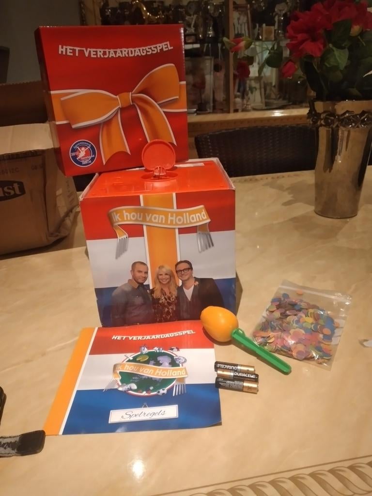 Het Verjaardagsspel ik hou van Holland met de bom, Hobby en Vrije tijd, Gezelschapsspellen | Bordspellen, Vijf spelers of meer