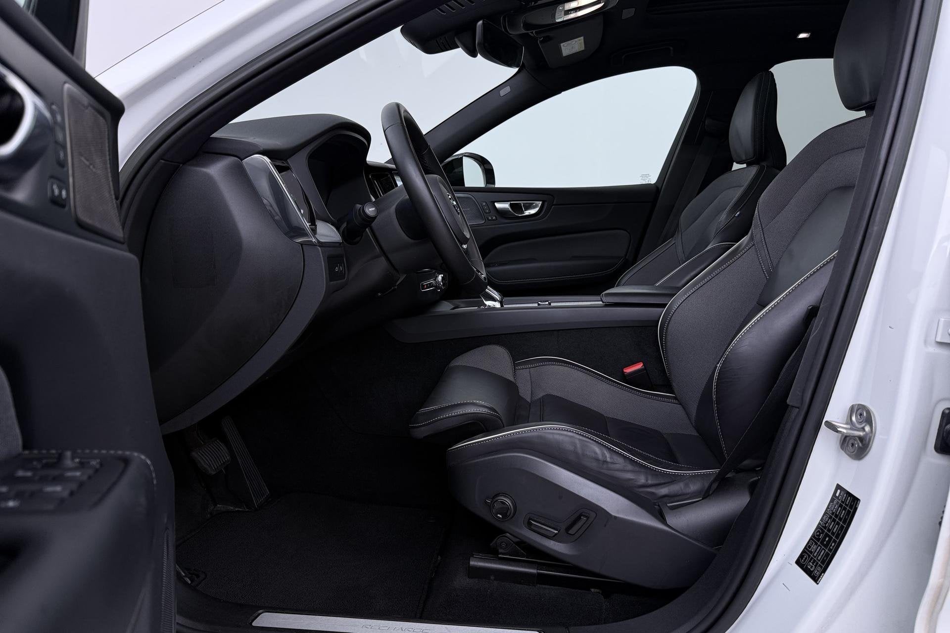 Volvo XC60 T6 Plus Dark | Trekhaak | Harman/Kardon | Pilot A, Automaat, Stof, Gebruikt, Euro 6