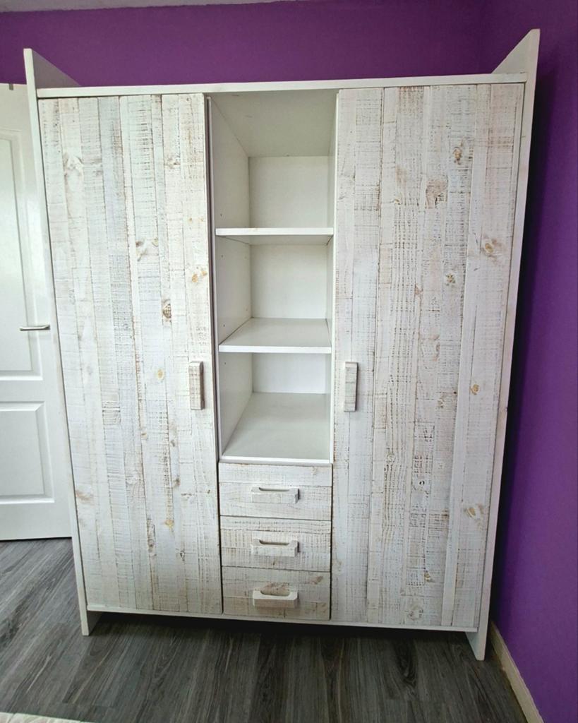Kinderkamer compleet met Bed, kledingkast en nachtkastje, Ophalen, Jongetje of Meisje