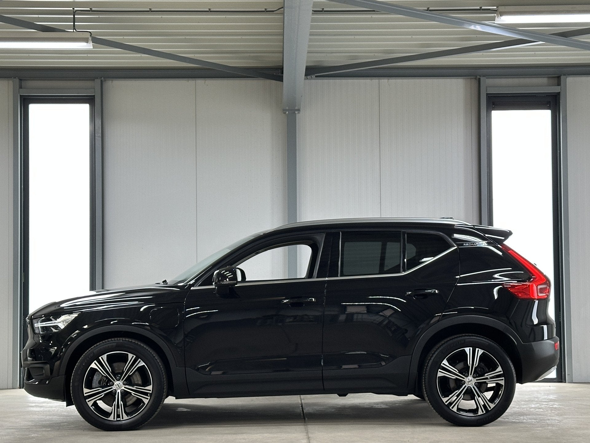 Volvo XC40 1.5 T5 Twin Engine Inscription 262 pk | Leder | N, 12 maanden, Euro 6, 1712 kg, Zwart