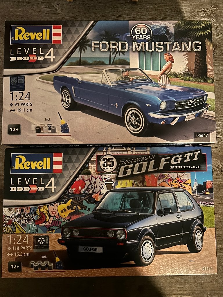 Revell 1:24 bouwpakket (Ford Mustang en VW Golf GTI), Auto, Revell, Groter dan 1:32, Nieuw