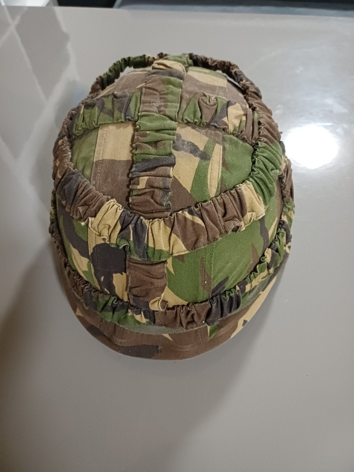 totale militaire uitrusting 1975 helm,kleding, accessoires., Ophalen, Overige soorten, Overige gebieden, Helm of Baret