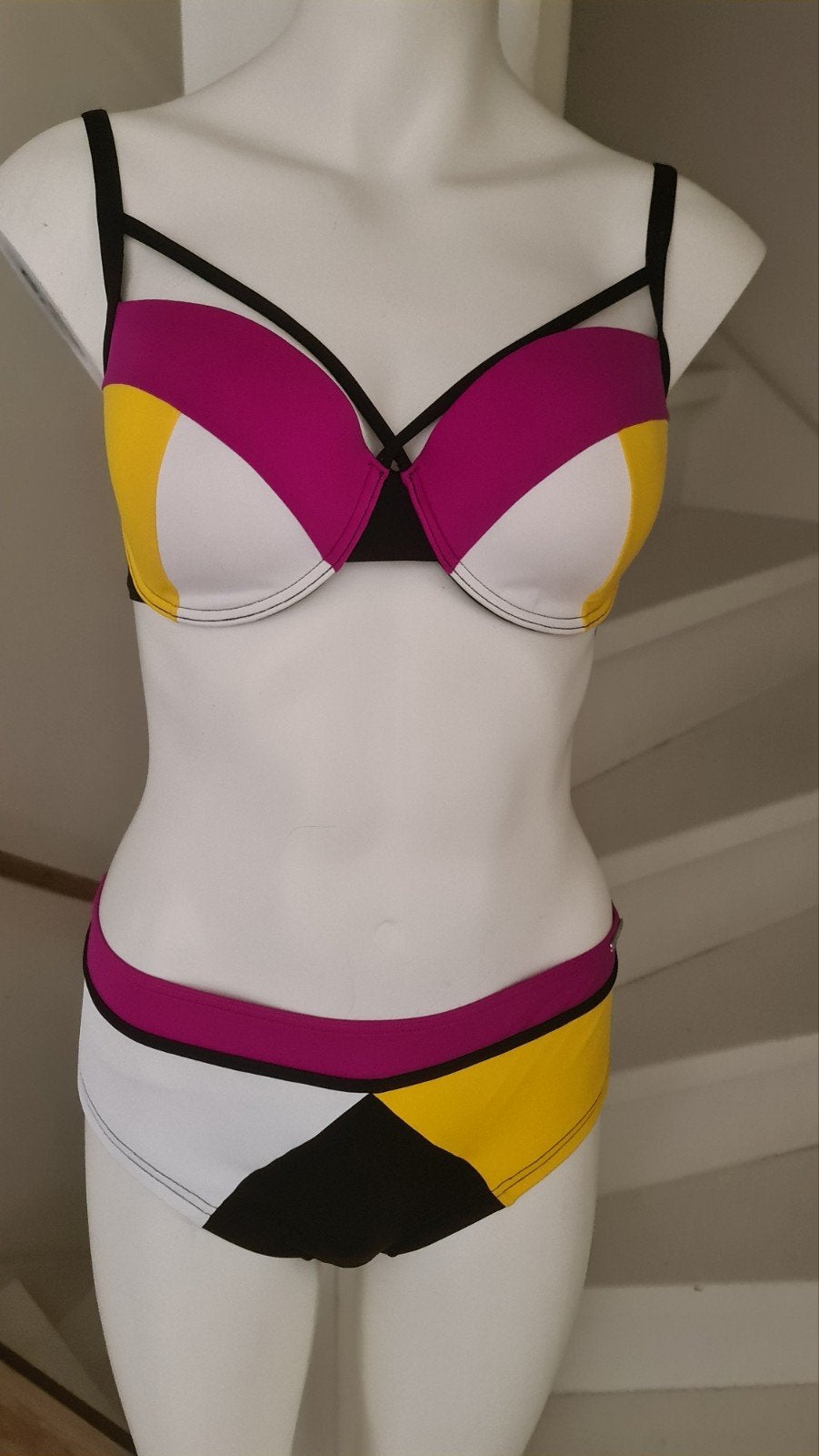 Nieuwe bikini Sapph 70E XL geel zwart roze, Geel, Nieuw, Ophalen of Verzenden, Sapph