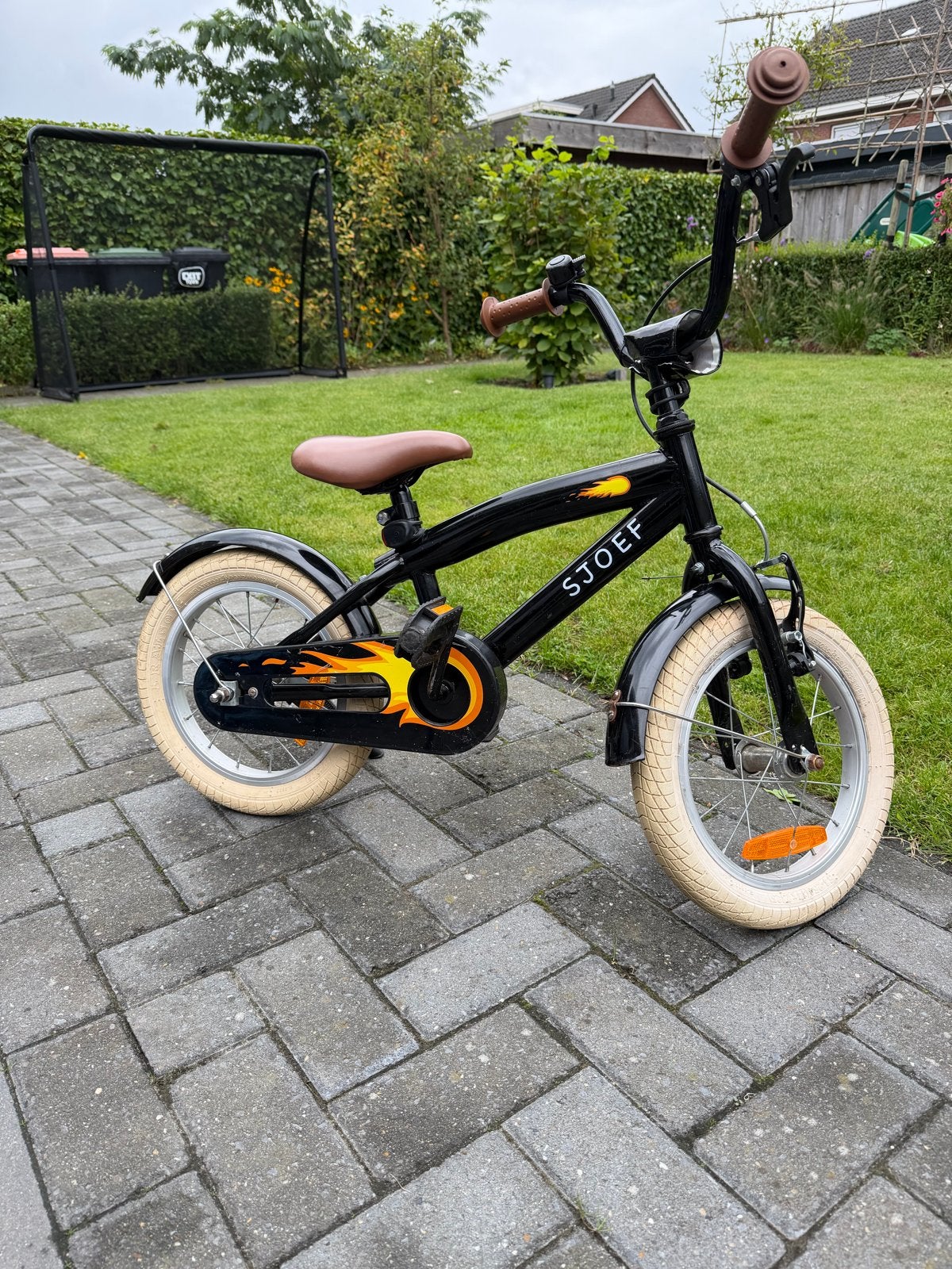 SJOEF kinderfiets 16 inch - Zwart met vlammen, Ophalen, Terugtraprem, Zijwieltjes, 16 tot 20 inch