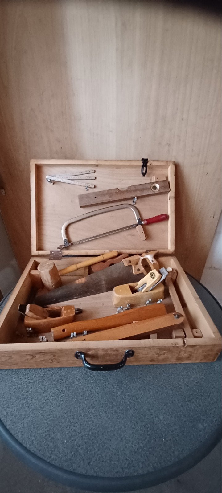 Vintage gereedschap in houten koffer, Antiek en Kunst, Antiek | Gereedschap en Instrumenten, Ophalen