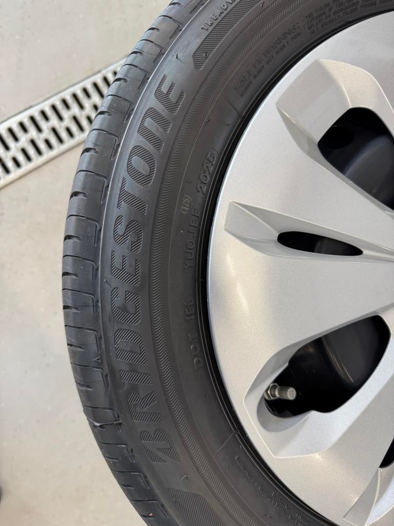 Nieuwe set velgen en banden Suzuki Swift Bridgestone, Ophalen, 15 inch, 175 mm, Banden en Velgen