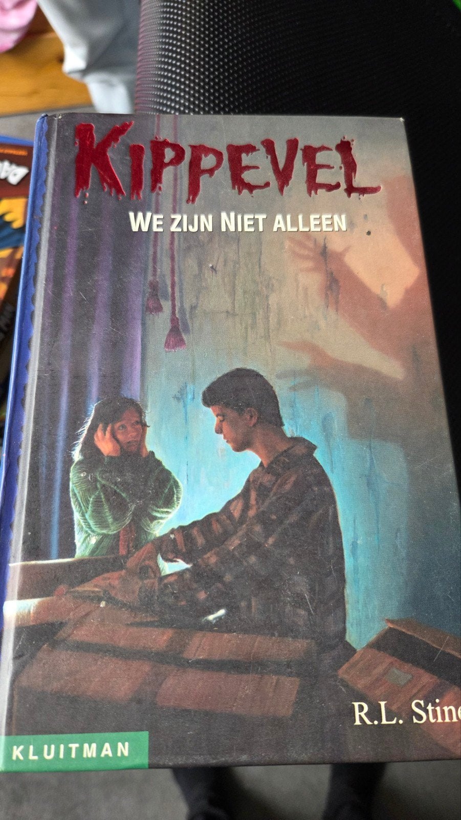 Kippevel: We Zijn Niet Alleen - R.L. Stine, Ophalen of Verzenden, Gelezen, R.L. Stine, Fictie