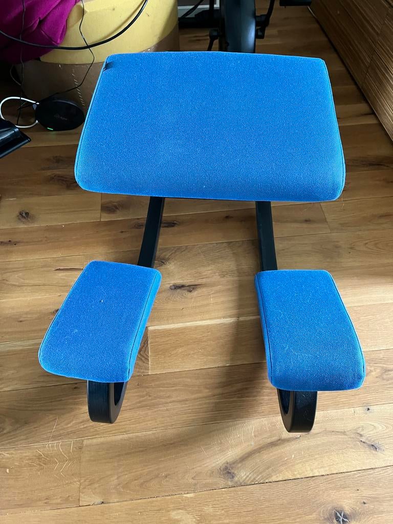 Varier Stokke Balansstoel - Blauw, Zwart Hout, Huis en Inrichting, Blauw, Ophalen of Verzenden, Zo goed als nieuw, Eén