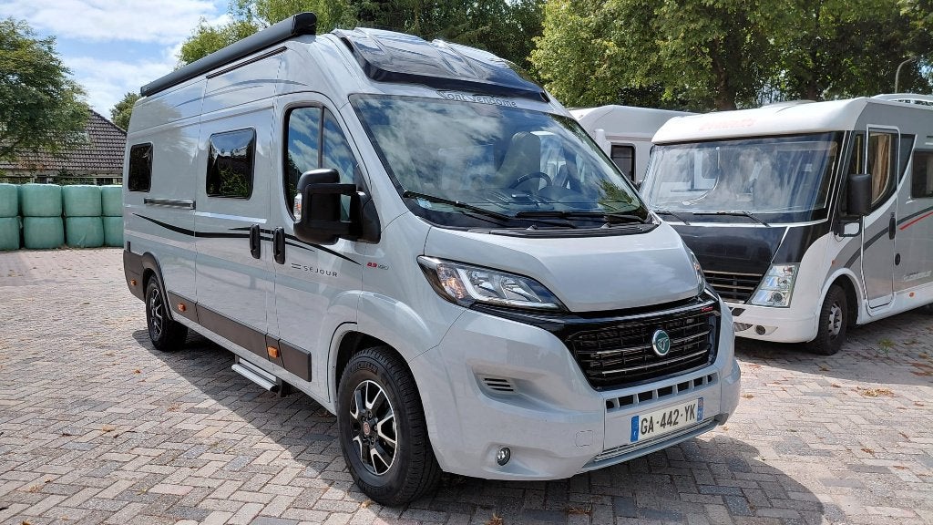 Caravans And Camping Font