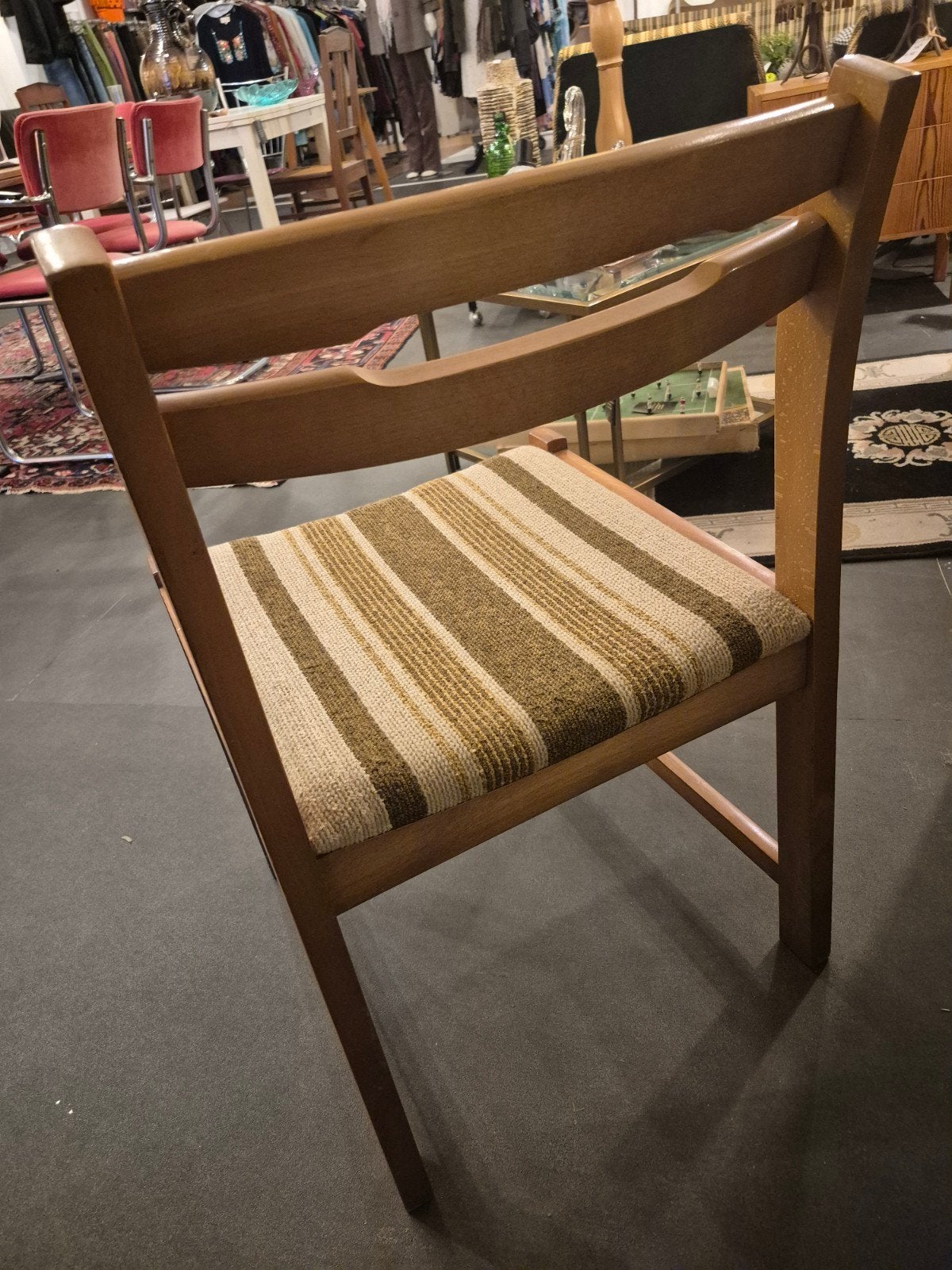 2 Vintage houten stoelen met gestreepte zitting, Ophalen
