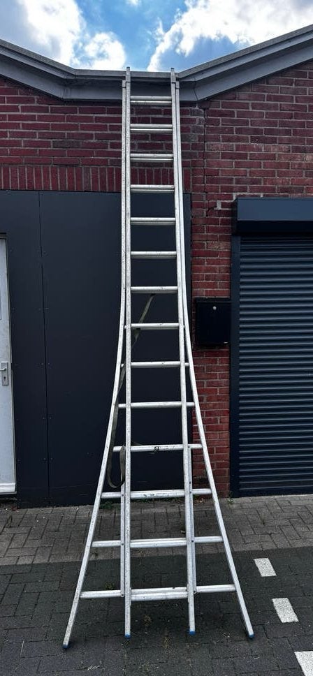 Stevige aluminium ladder, ideaal voor klussen op hoogte, Ophalen of Verzenden, Gebruikt, Ladder, 4 meter of meer