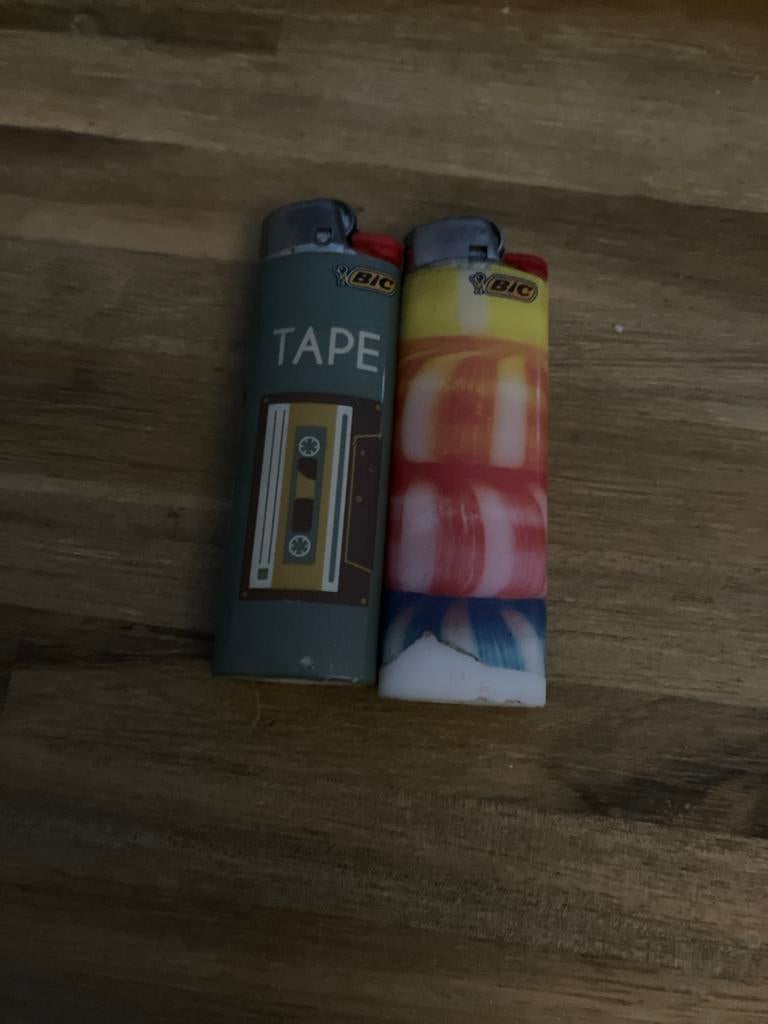 BIC aanstekers voor kunstwerk - diverse designs, Verzamelen, Rookartikelen, Aanstekers en Luciferdoosjes, Ophalen of Verzenden
