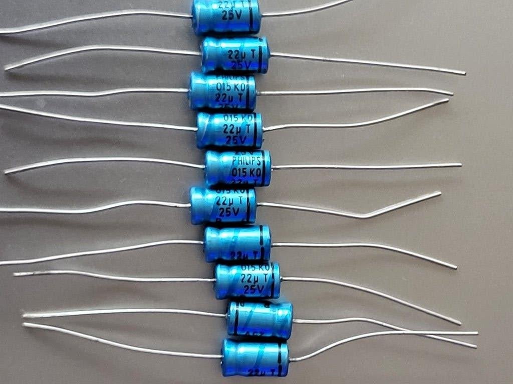 10x 22uF/25V axiaal Aluminium elko, Hobby en Vrije tijd, Elektronica-componenten, Ophalen of Verzenden, Nieuw