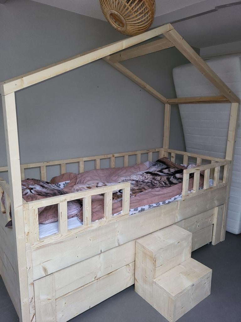 Huisjes bed steigerhout, Ophalen of Verzenden, 180 cm of meer, 85 tot 100 cm, Matras