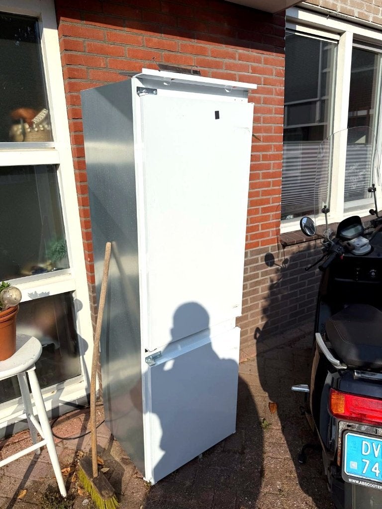 Whirlpool inbouw koelkast 177 cm — defect / voor onderdelen, Ophalen, 200 liter of meer, 160 cm of meer, Niet werkend