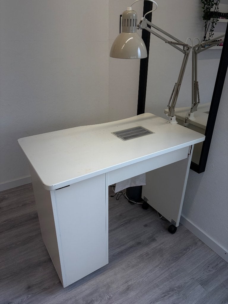 Nagel tafel met afzuiging, Gebruikt, Hout, Overige merken, Ophalen