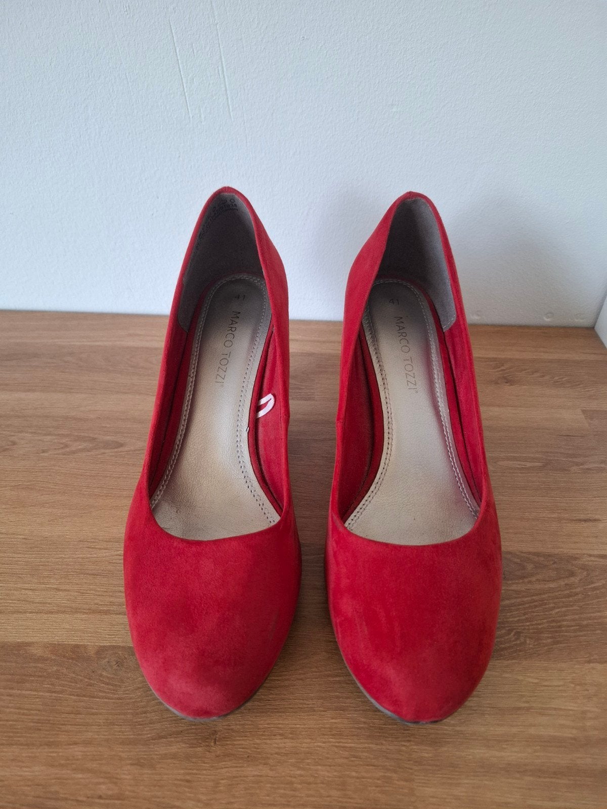 Marco Tozzi rode pumps - maat 41, Pumps, Marco Tozzi, Ophalen of Verzenden, Gedragen