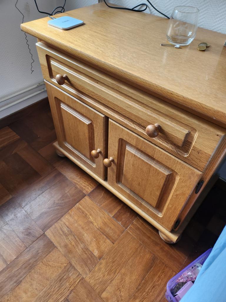 Houten nachtkastje met lade en deurtjes, Ophalen, Gebruikt, 55 tot 70 cm, 45 tot 65 cm