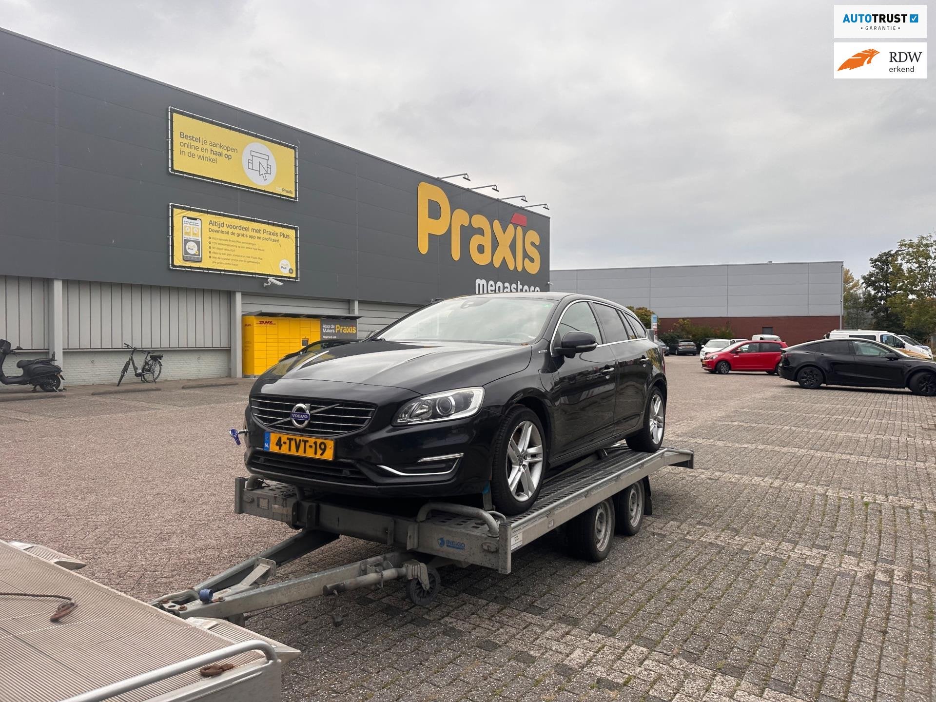 Volvo V60 2.4 D6 AWD Plug-In Hybrid Summum Distribtiie defec, Auto's, Automaat, Zwart, Vierwielaandrijving, 11 kWh