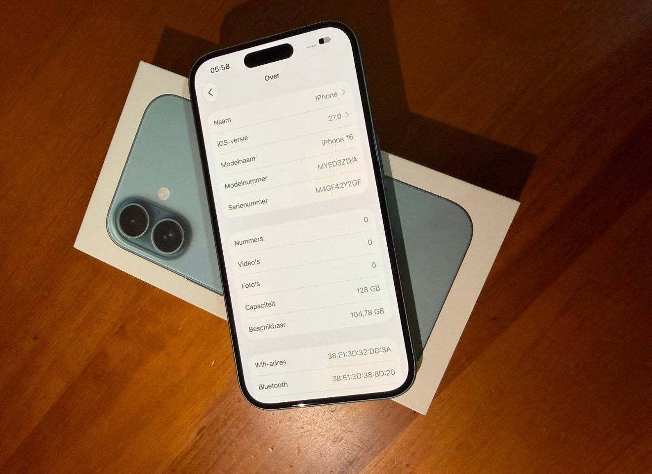 Iphone 16 teal blauw groen als nieuw!, Telecommunicatie, Ophalen of Verzenden