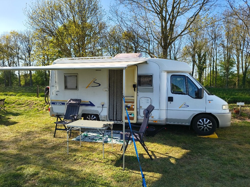 Camper Bürstner T604 met motorschade, Caravans en Kamperen, Integraal, Ringverwarming, Luifel, Bürstner