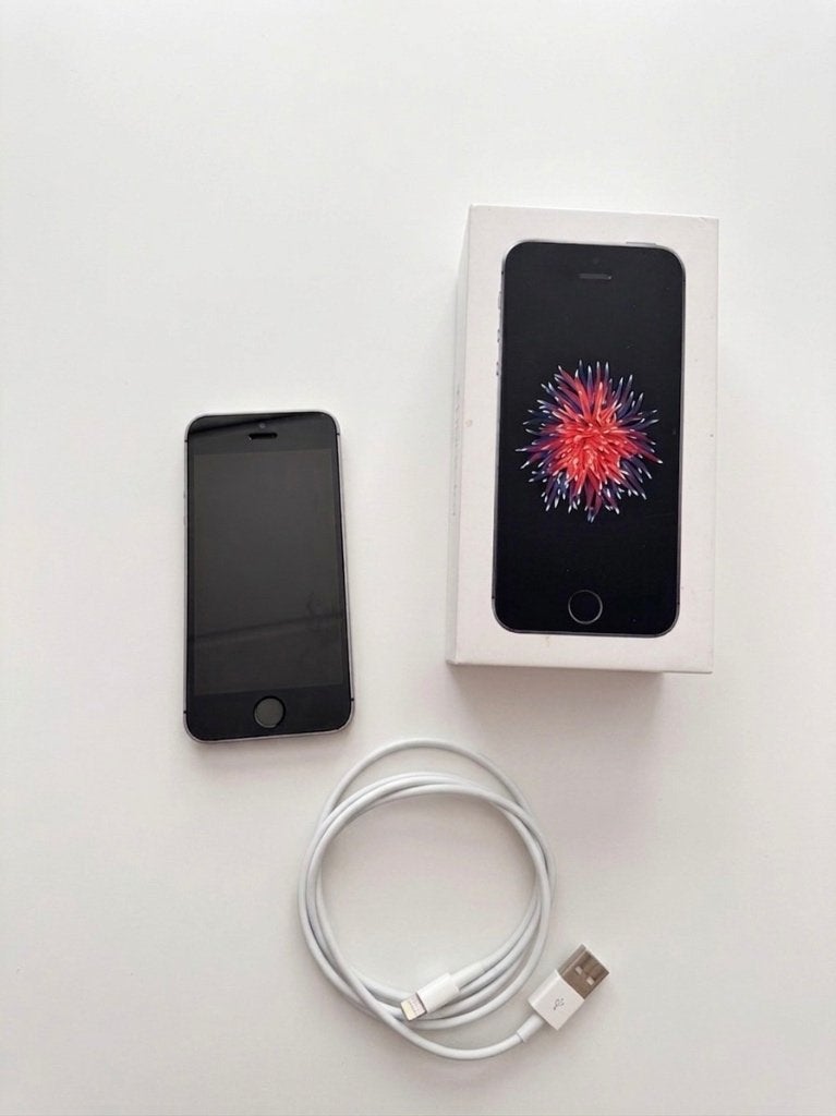 Apple iPhone SE (2022), Telecommunicatie, Mobiele telefoons | Apple iPhone, Gebruikt, Zwart, Ophalen of Verzenden, 64 GB