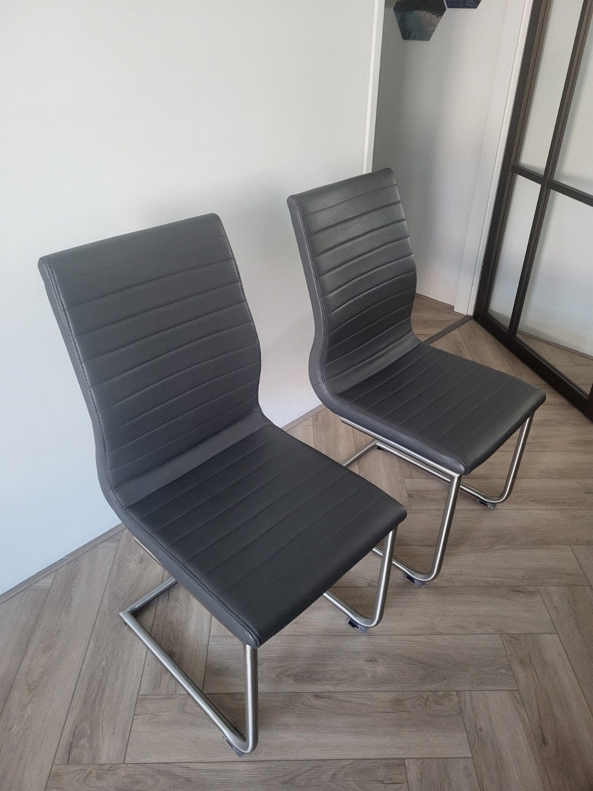4 eetkamerstoelen van Pronto, Ophalen, Gebruikt, Grijs, Vier