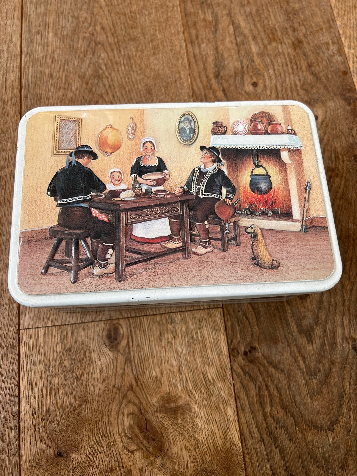 Vintage blikken trommel met Hollandse tafereel, Ophalen of Verzenden, Gebruikt, Koek(jes), Overige merken
