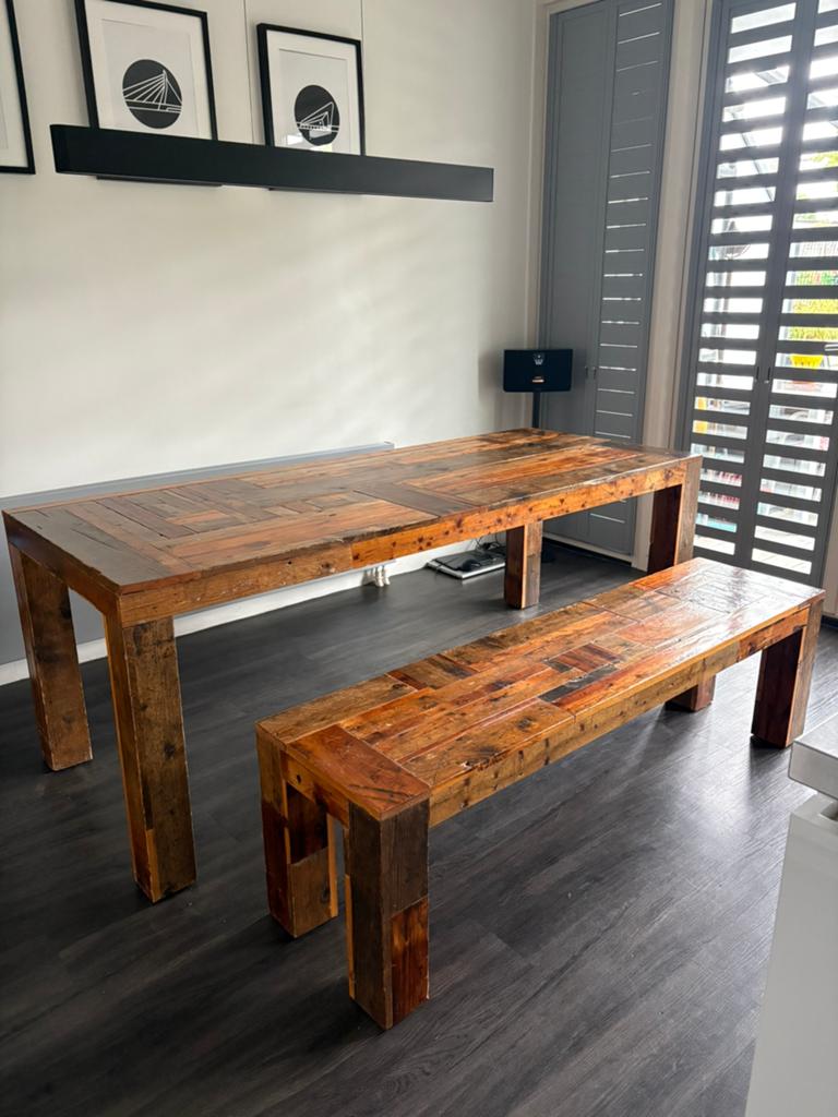 Eettafel en bankje van sloophout handgemaakt, Ophalen, Gebruikt, 50 tot 100 cm, Vijf personen of meer