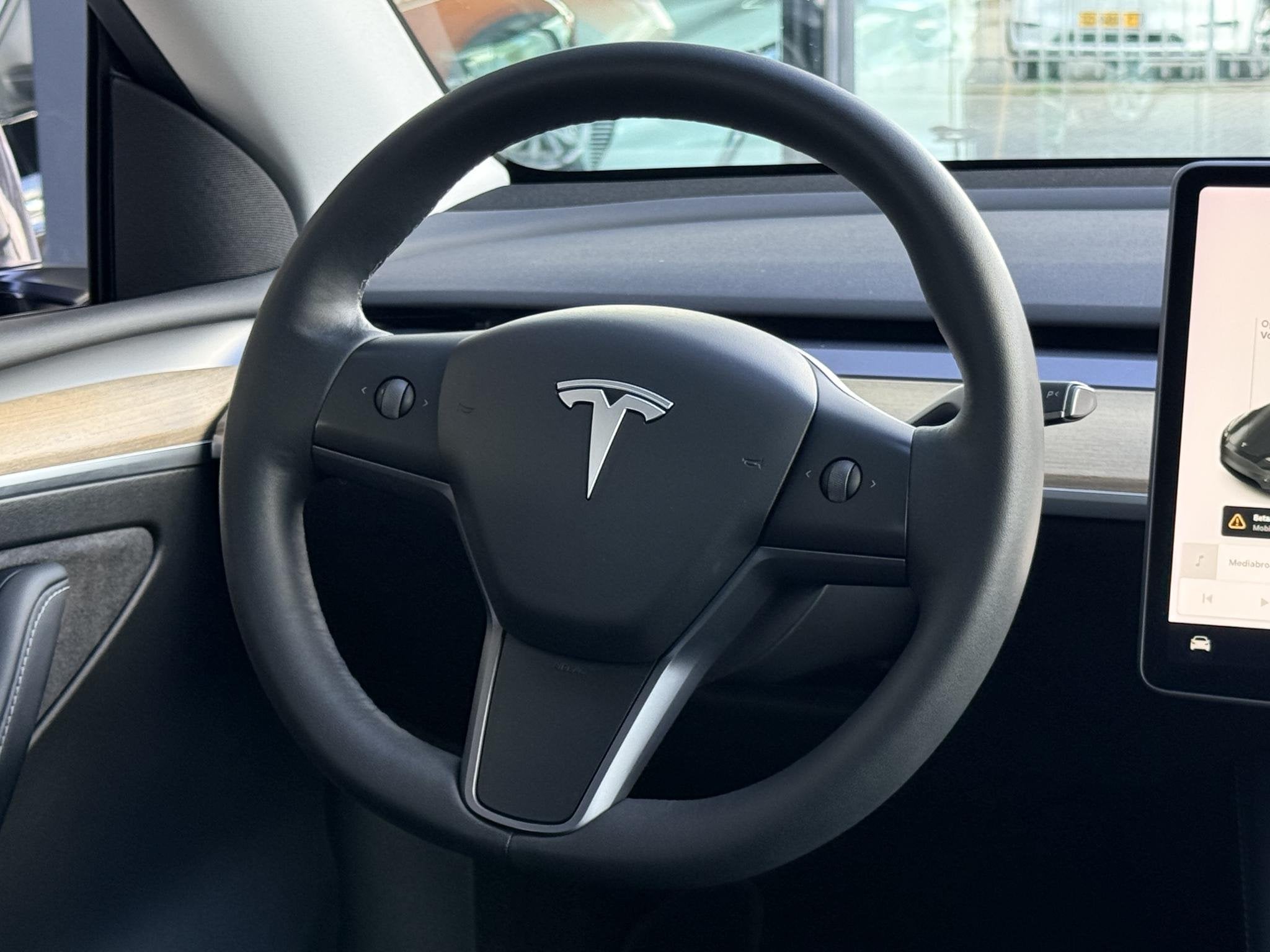 Foto 17 van Tesla Model Y Long Range AWD 75 kWh NL-AUTO | PANODAK | LEDE
