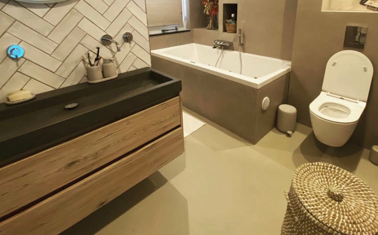 Badkamer gietvloer en betoncire, Huizen en Kamers
