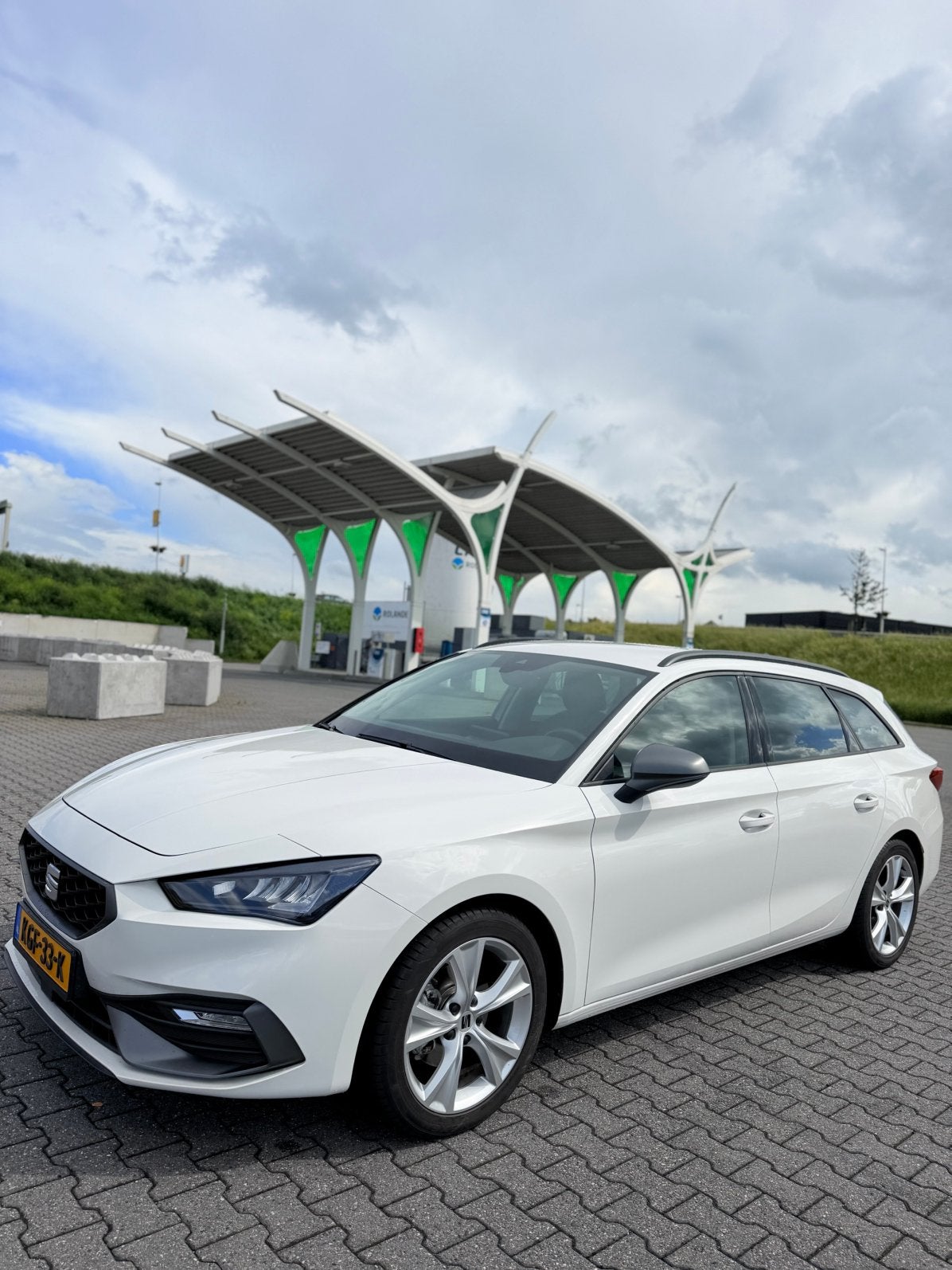 Seat Leon 1.0 EcoTSI FR Business Intense | Navi | Carplay |, Auto's, Seat, Voorwielaandrijving, Wit, Stationwagon, Handgeschakeld