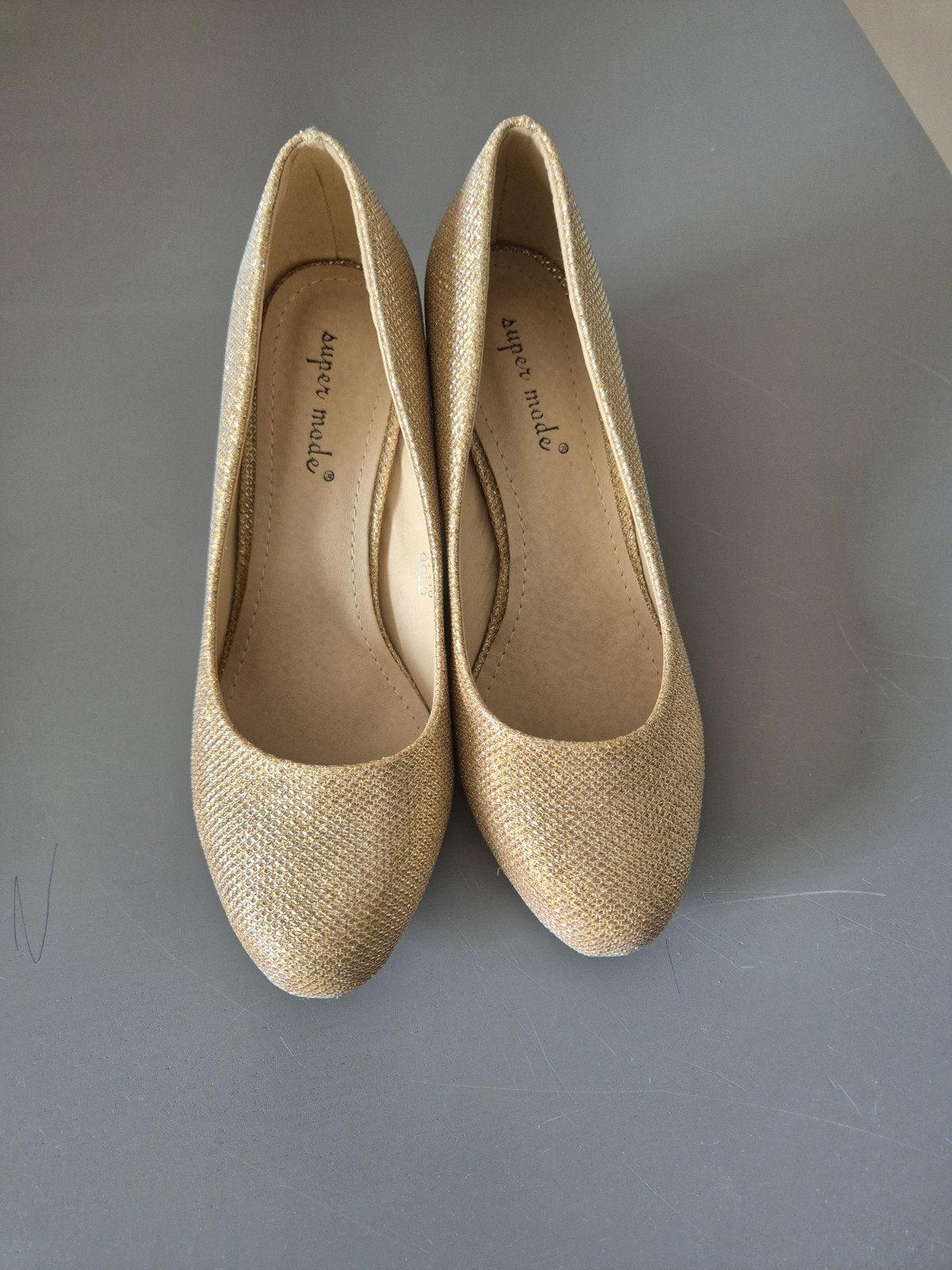 Gouden hak schoenen - Super Mode, Kleding | Dames, Schoenen, Super Mode, Overige kleuren, Ophalen of Verzenden, Zo goed als nieuw