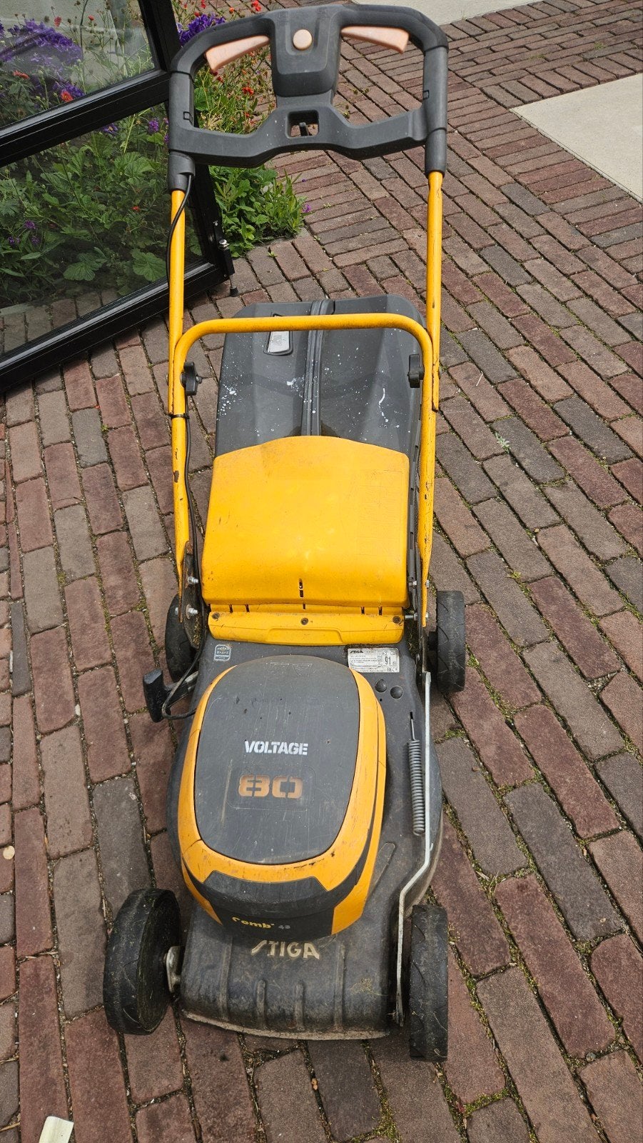 Stiga combi 43 electrische Maaimachine 80 V, Tuin en Terras, Grasmaaiers, Ophalen, Cirkelmaaier, Gebruikt, Elektrische grasmaaier
