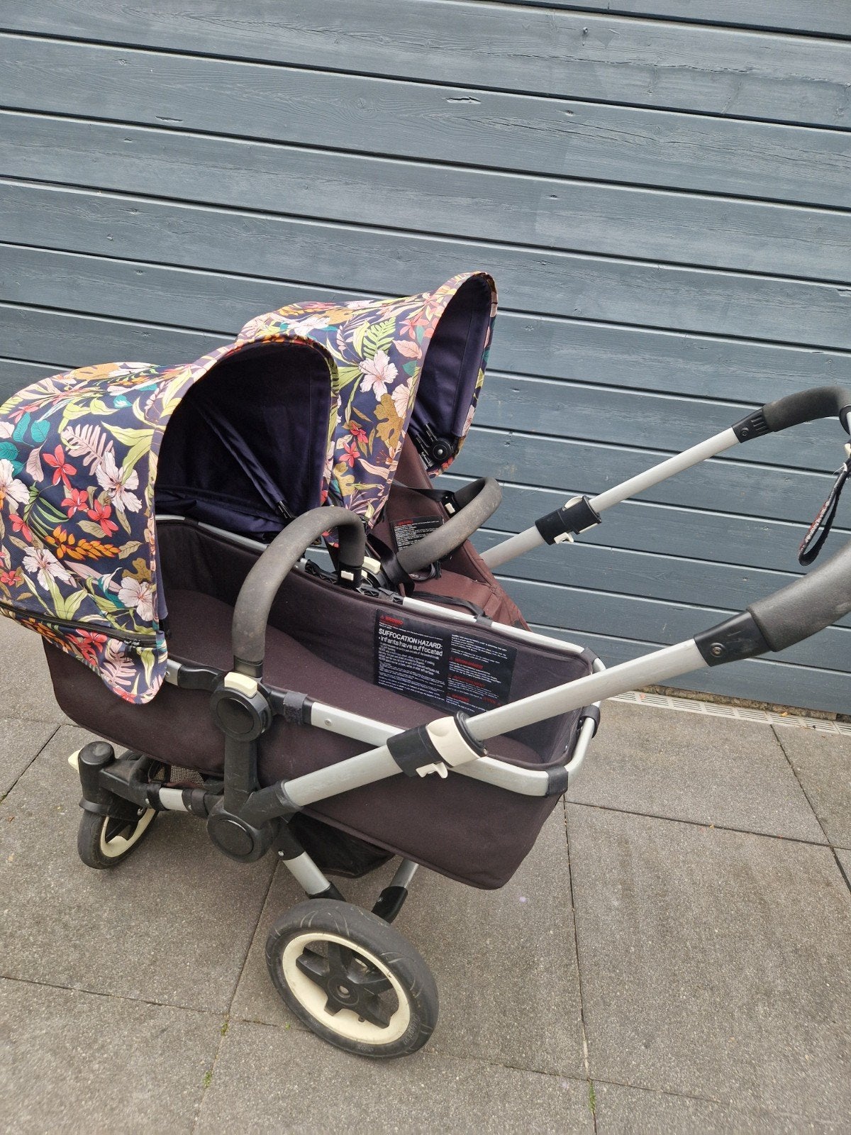 Bugaboo Donkey Duowagen - Bloemenprint Kappen, Ophalen, Zo goed als nieuw, Combiwagen, Duowagen