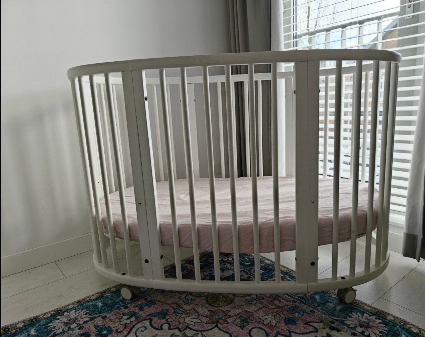 Stokke Mini en Sleepi ledikant - Wit, Ophalen, Zo goed als nieuw, Ledikant