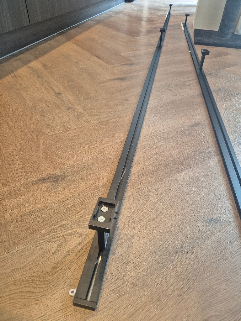 Gordijn rails 3 meter en 2,5 meter, Ophalen, Zwart, Kunststof, Zo goed als nieuw