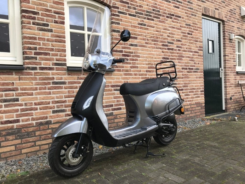 GTS TOSCANA BJ 2023 LA SOURIS SOURINI AGM VX50 BTC RIVA, Ophalen, Gebruikt, Maximaal 45 km/u, GTS