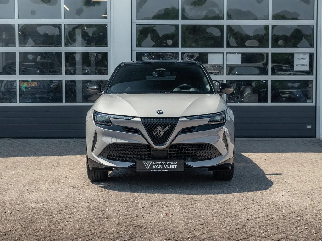 Alfa Romeo Junior Elettrica Ti 54 kWh € 42.592,00, Automaat, Leder en Stof, Beige, Nieuw