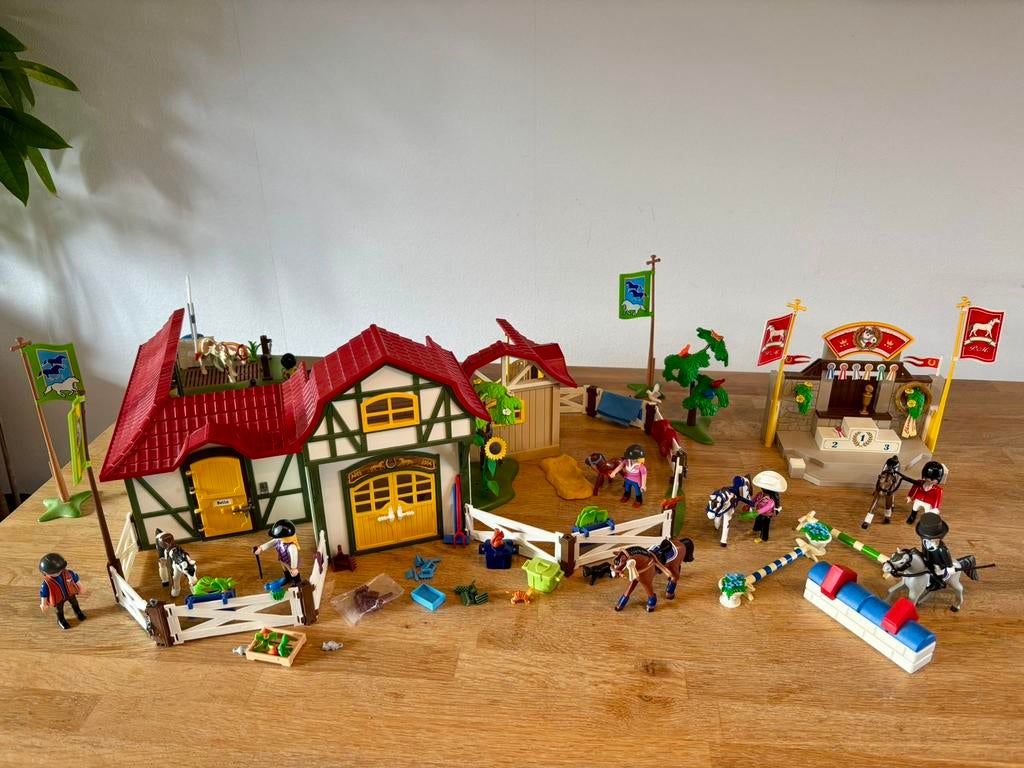 Playmobil Manege + Springwedstrijd + 20 paarden + veel extra, Ophalen of Verzenden