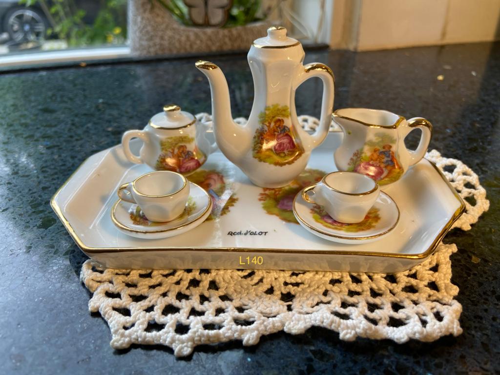Miniatuur theeservies - Zeer goede staat, Verzamelen, Ophalen of Verzenden, Zo goed als nieuw, Porselein, Compleet servies