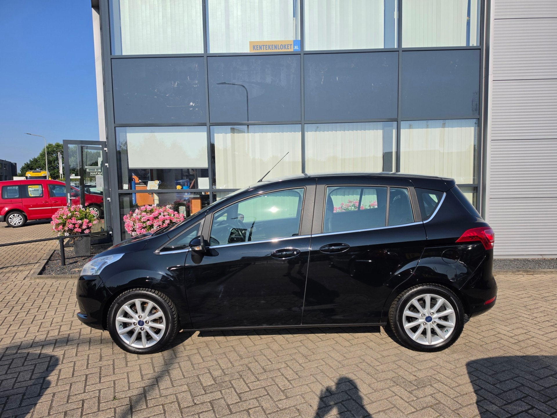 Ford B-Max 1.0 EcoBoost Titanium, Voorwielaandrijving, 101 pk, Gebruikt, Zwart