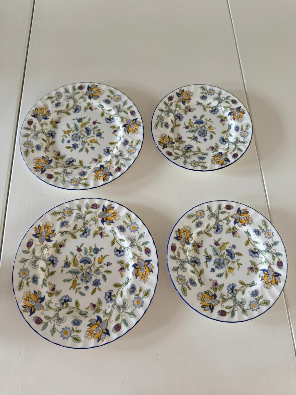 Minton Haddonhall blue bordjes izgst 4 stks, Ophalen, Zo goed als nieuw, Porselein, Bord of Schaal