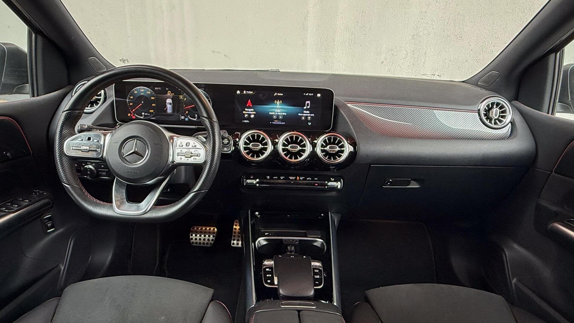Mercedes B-klasse 220 4MATIC Premium Plus AMG Styling, Auto's, Automaat, Met garantie (alle), 14 km/l, Vierwielaandrijving