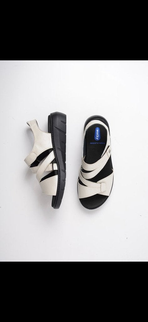 Wolky sandalen maat 38, Kleding | Dames, Schoenen, Zo goed als nieuw, Sandalen of Muiltjes, Wit, Ophalen of Verzenden