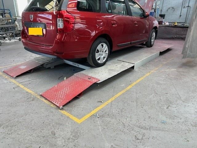 B-tec carrosserie brug, Ophalen, Gebruikt