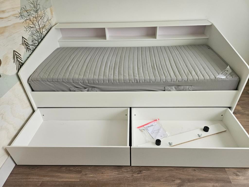 Stevig bed 90x200 met lades en opbergruimte (Parisot), Ophalen, Gebruikt, 100 cm of meer, Matras