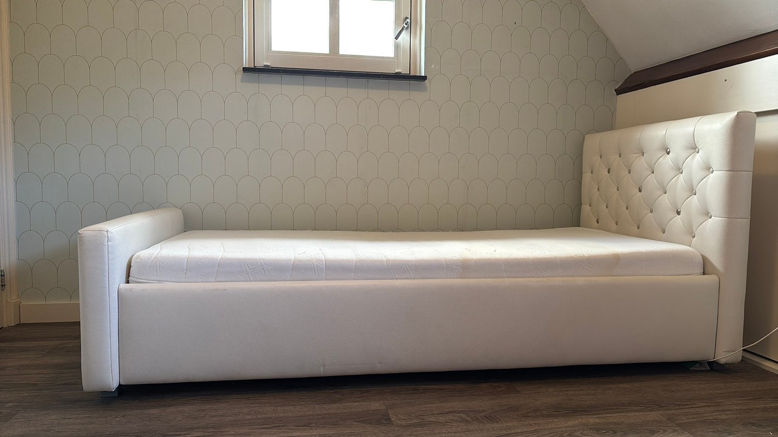 Mooi bed voor meiden 90 x 200 cm, 85 tot 100 cm, Zo goed als nieuw, 180 cm of meer, Ophalen