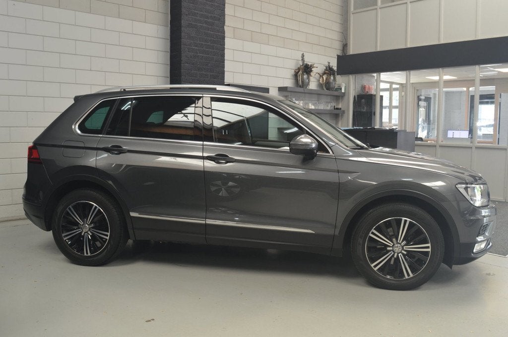 Volkswagen Tiguan 1.4 TSI Connected Series // PANO // ADAPTI, Auto's, Volkswagen, Voorwielaandrijving, 125 pk, 4 cilinders, Alcantara