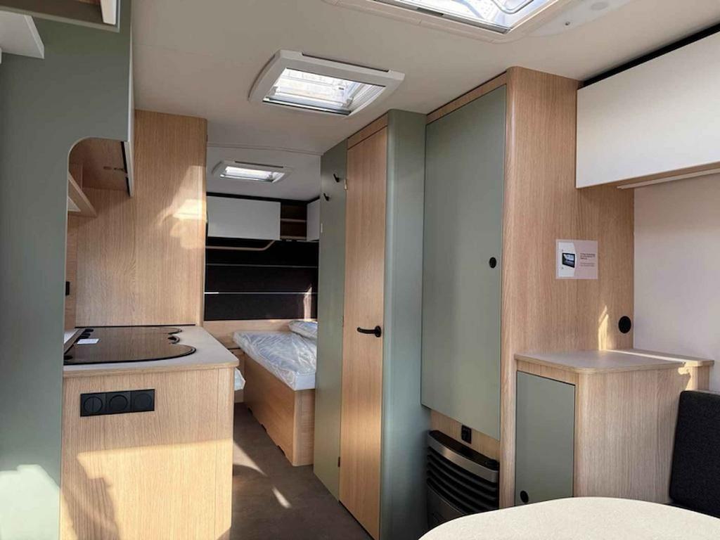 LMC Style 530e - Ruime en comfortabele caravan, Caravans en Kamperen, Caravans, Vast bed, Rondzit, Particulier, 5 tot 6 meter